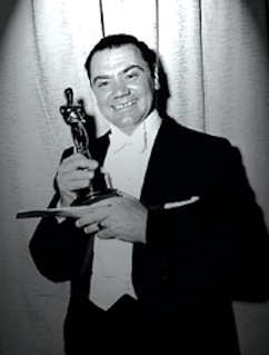 borgnine_with_oscar