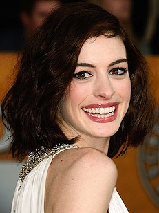 anne-hathaway-teeth